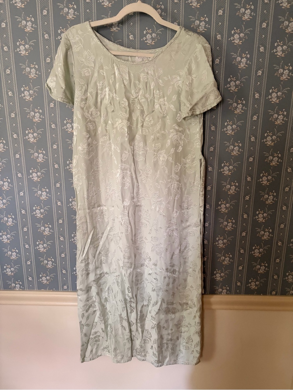 Vintage Green Floral Embroidered Short-Sleeve Maxi Dress